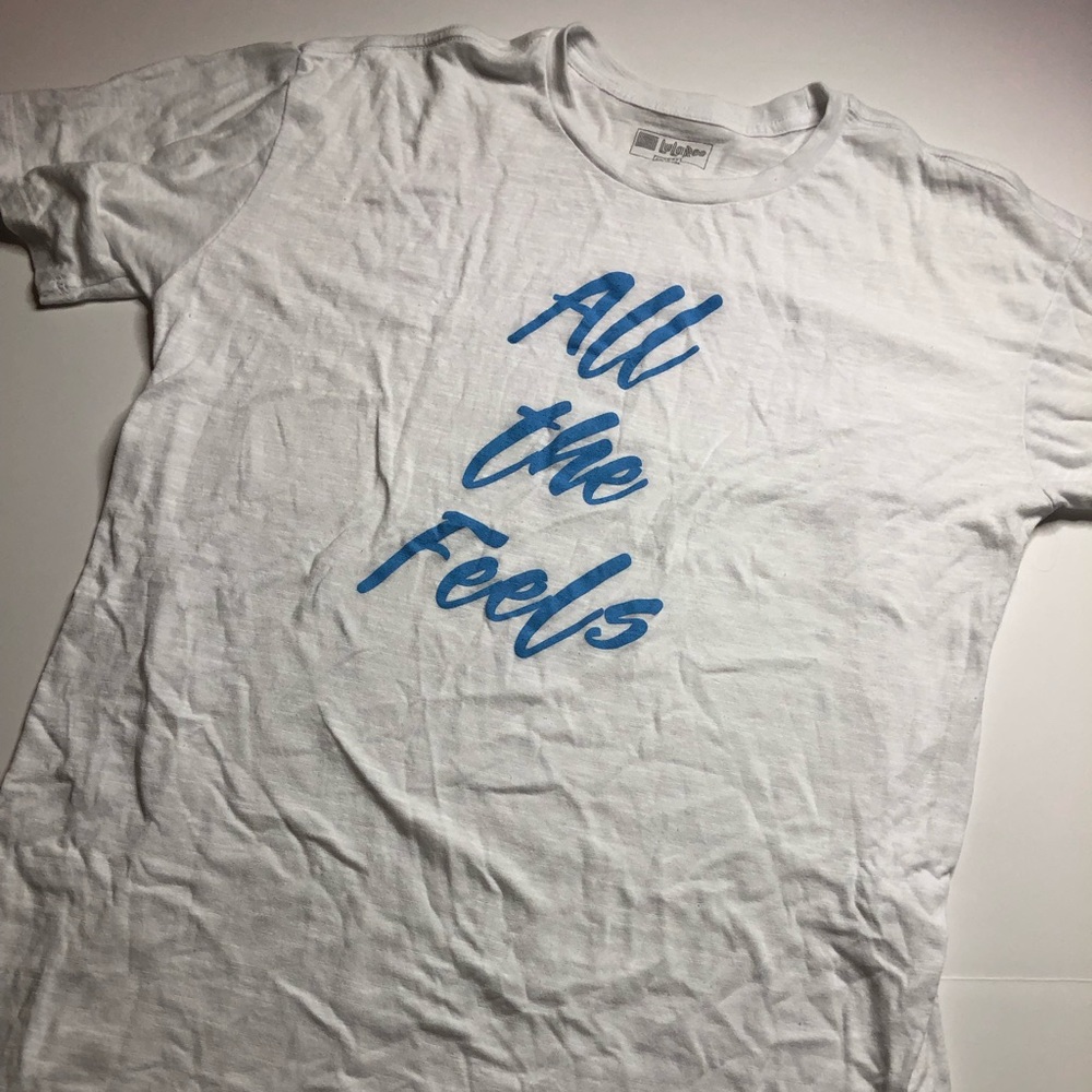 XL LuLaRoe Patrick Tee “All the Feels”